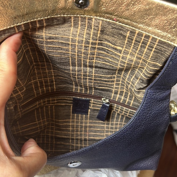 TUSK NAVY AND GOLD LEATHER BAG - Picture 8 of 16